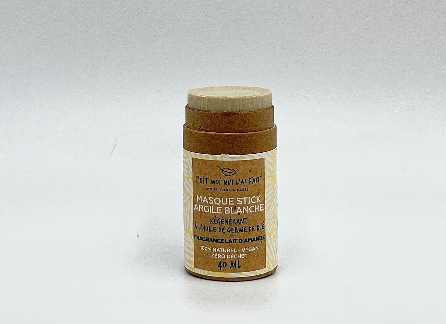 Masque stick à l'argile blanche pour la régénération, fragrance lait d'amande à l'huile de germe de blé.