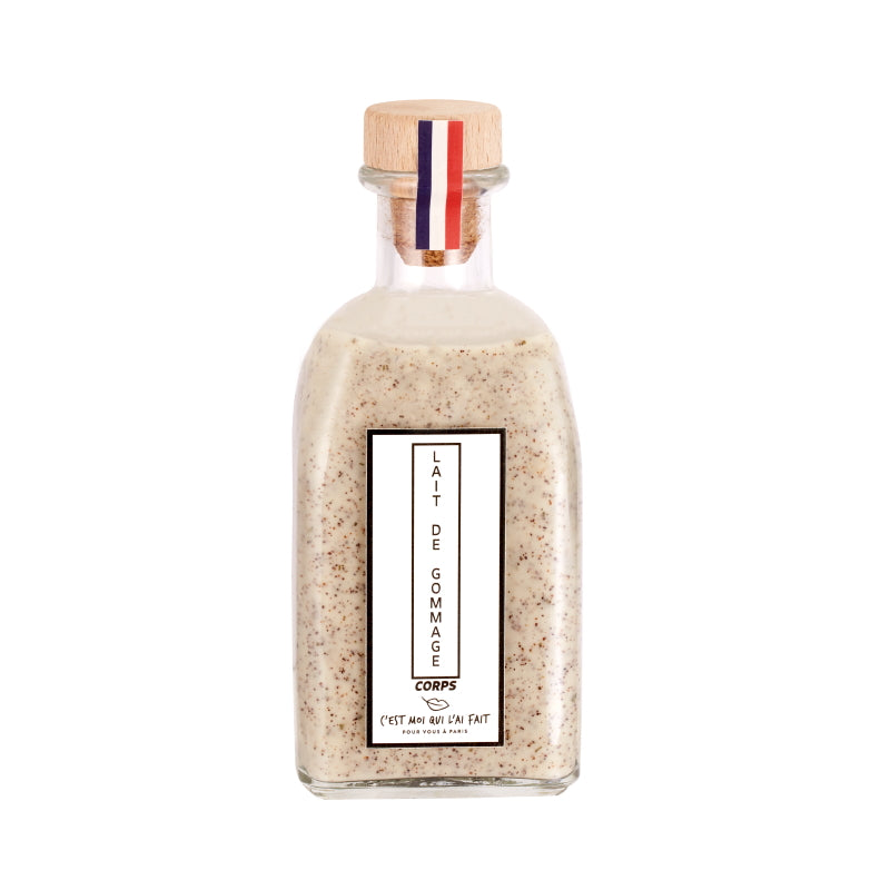 Lait de gommage corps en flacon de verre. Fragrance bambou et thé vert à l'huile de Jojoba.